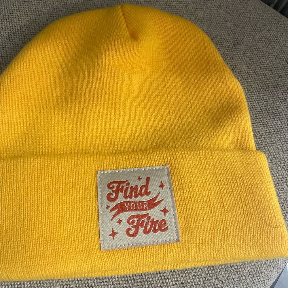 NWOT Find your Fire beanie